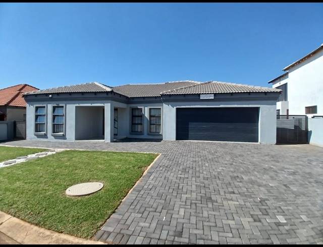 3 BEDROOM HOUSE FOR SALE IN THE ORCHARDS